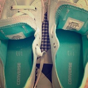 Ladies Converse Low Cut Size 4 Color Mint